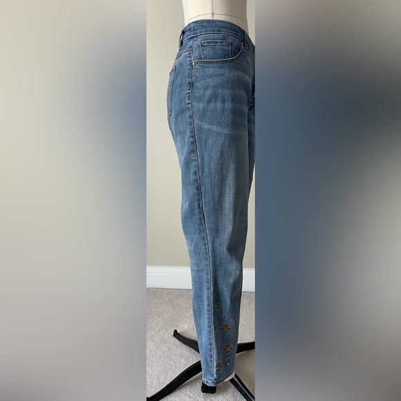 EUC Chico’s So Slimming Foulard Embroidered Girlfriend Ankle Jeans - Picture 6 of 10